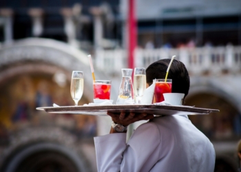 Expectativa na RMC é pela oferta de 20 mil vagas temporárias em bares e restaurantes