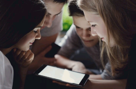 O impacto devastador das redes sociais na saúde mental dos adolescentes – por Luis Norberto Pascoal