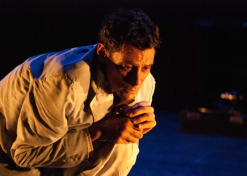 Encenação de Cnossos encerra edição 2024 do projeto Lume em Casa