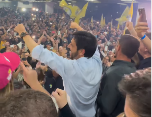 Ricardo Nunes é reeeleito prefeito de São Paulo com apoio do governador Tarcísio