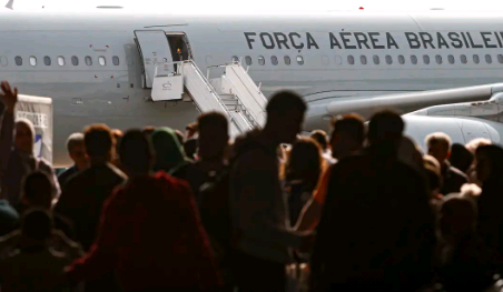 Terceiro voo da FAB traz mais 217 pessoas do Líbano