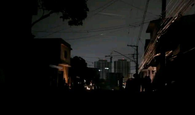 Mais de 530 mil imóveis continuam sem energia elétrica em São Paulo