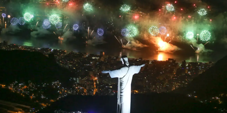 Rio anuncia shows de Caetano, Bethânia, Anitta e Ivete no Réveillon