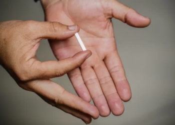 Anvisa suspende venda e propaganda de “chips da beleza”