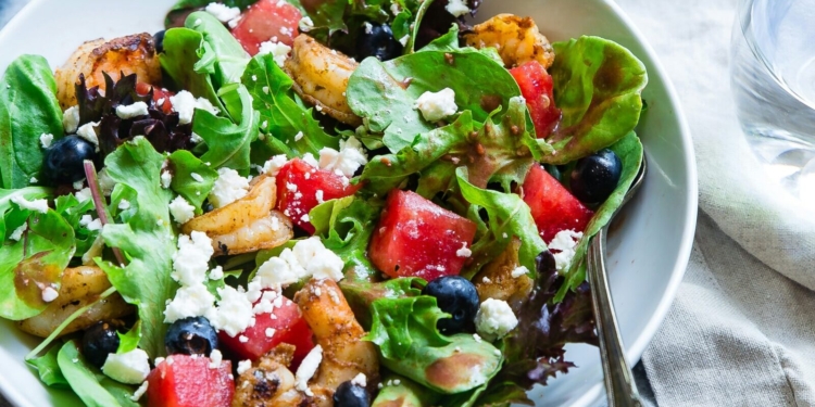 Alimentação e acúmulo de gordura no fígado: saiba o que diz a ciência