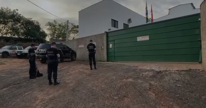 PF faz operação contra importação ilegal de agrotóxicos e adulteração de fertilizantes