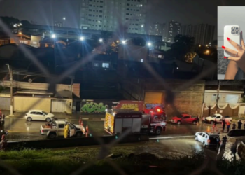 Tristeza: Voluntários encontram corpo de jovem arrastada pela enxurrada