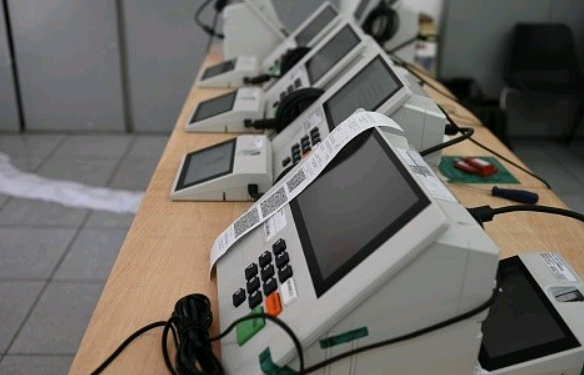 Cerca de 50 mil urnas são preparadas e lacradas para o 2º turno