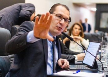 Movimento contra venda de parte do IAC ganha força e pressiona Tarcísio
