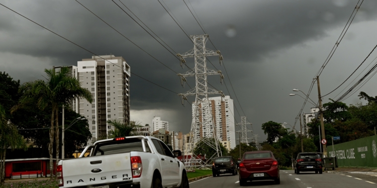 Tempo volta a mudar em Campinas e feriado deve ser chuvoso