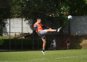 Ponte Preta se despede da Série B cumprindo tabela contra o Avaí