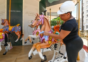 Carrossel Iluminado de Natal ficará a partir desta sexta no Largo do Rosário