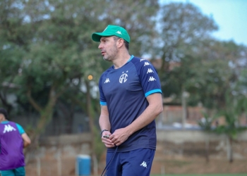 Guarani: “agora é honrar a camisa e contar com a sorte”, diz Allan em tom de conformismo
