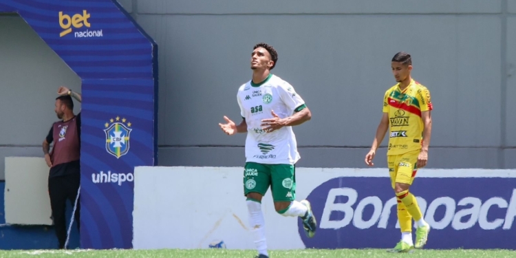 Allan Aal abre espaço para a base nos últimos jogos da temporada