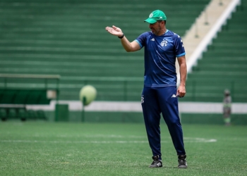 Guarani se despede de 2024 em duelo de opostos contra o Ceará no Brinco