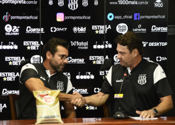 Ponte Preta apresenta o técnico Alberto Valentim para temporada 2025