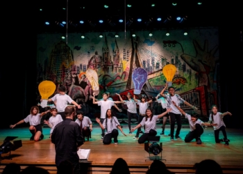 Projeto de educação musical Canarinhos da Terra apresenta espetáculo gratuito