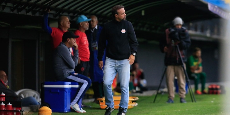 Guarani avalia mercado em busca de novo técnico e Allan Aal divulga carta de despedida