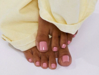 Esmaltes para os pés em alta – por Daniela Nucci