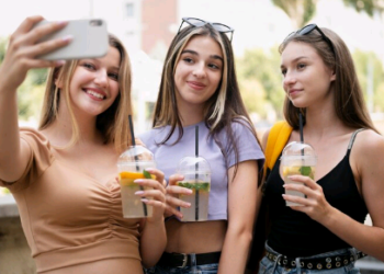 Artigo: Álcool na adolescência, um risco à saúde feminina – por Rita de Cássia Vasconcelos