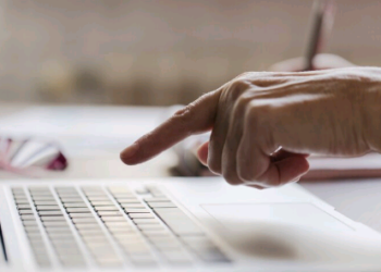 Os autores científicos são importantes mas os revisores também são – por Carmino de souza