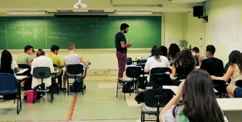Cursinho Popular Zilda Arns abre inscrições para aulas preparatórias ao vestibular