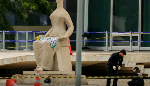 Partido Liberal divulga notas de repúdio ao atentado à bomba
