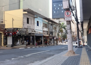 Obras alteram pontos de ônibus na José Paulino a partir desta segunda