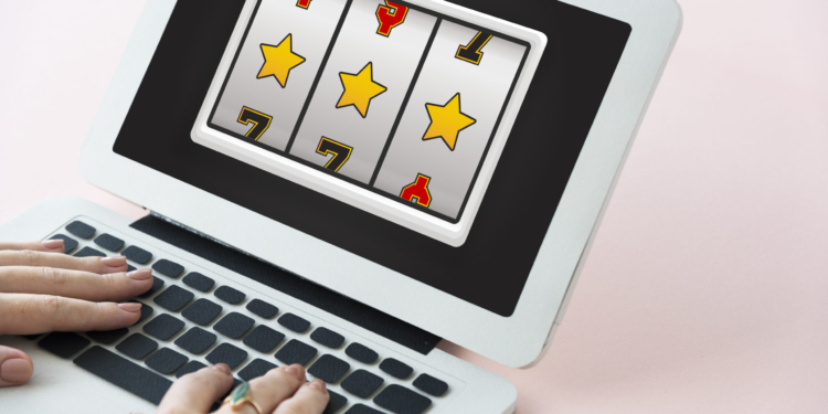 Como jogar slots online em cassinos