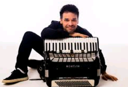 Sinfônica apresenta ‘Belchior Sinfônico’ no Teatro Castro Mendes