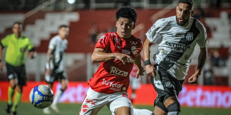 Derrota de virada mantém a Ponte Preta no Z4 da Série B