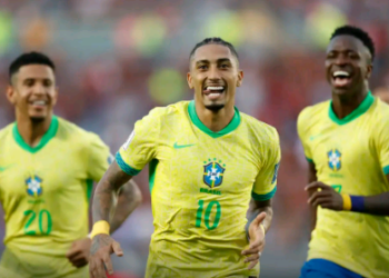 Brasil encara Uruguai na Bahia em último jogo do ano das Eliminatórias