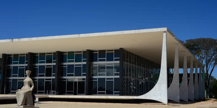 Fux manda governo proibir uso dos recursos do Bolsa Família em apostas on-line