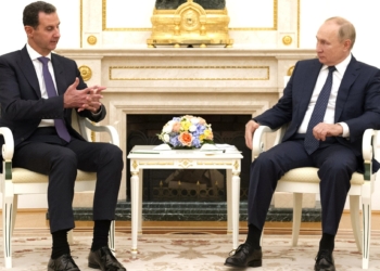 Rebeldes sírios derrubam ditador Bahsar al-Assad; ONU pede transição política ordenada