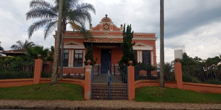 Cerimonialista descumpre acordo e frustra festas de formatura em Jaguariúna e Holambra