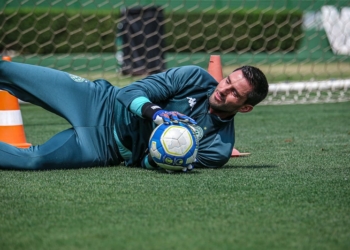 Pegorari acerta com o XV e Guarani segue em busca de novo goleiro