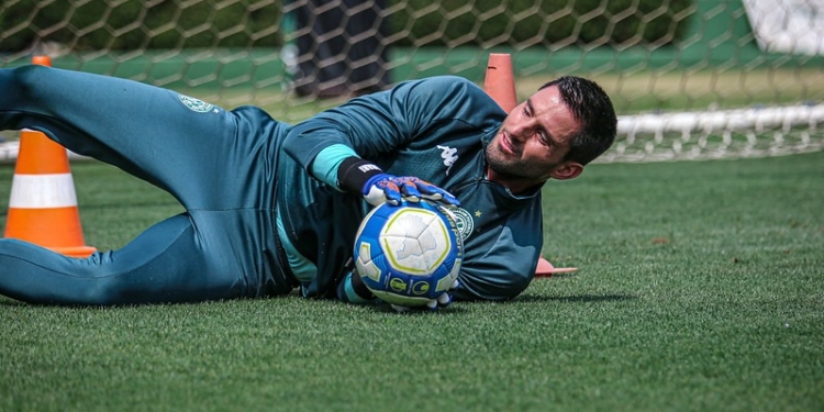Pegorari acerta com o XV e Guarani segue em busca de novo goleiro