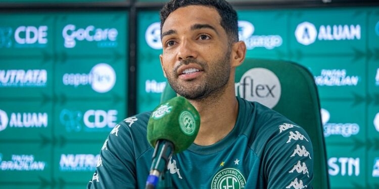 Um ano após sua saída, Alan Santos acerta retorno ao Guarani