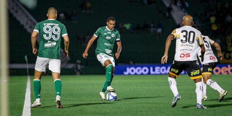 Yan Henrique pode ganhar espaço na lateral direita a partir de 2025