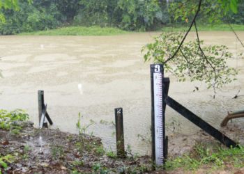 Alerta de risco: veja como se proteger das chuvas e dos raios neste Verão