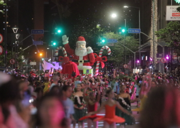Parada de Natal movimenta  região central de Campinas neste sábado