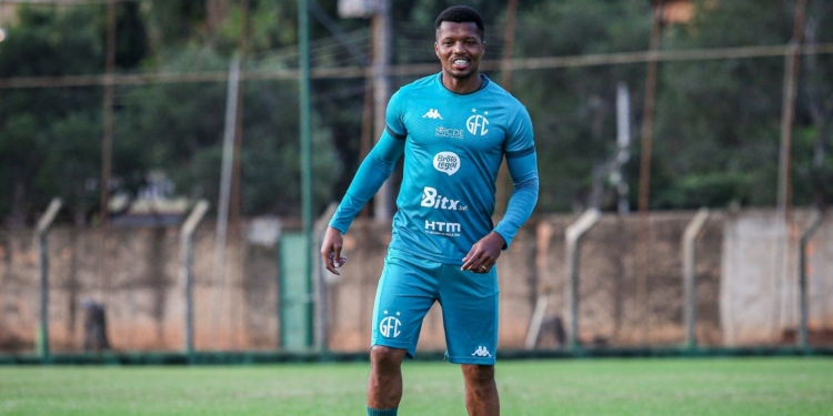 Victor Andrade sai da mira e Pacheco entra nos planos da Ponte Preta