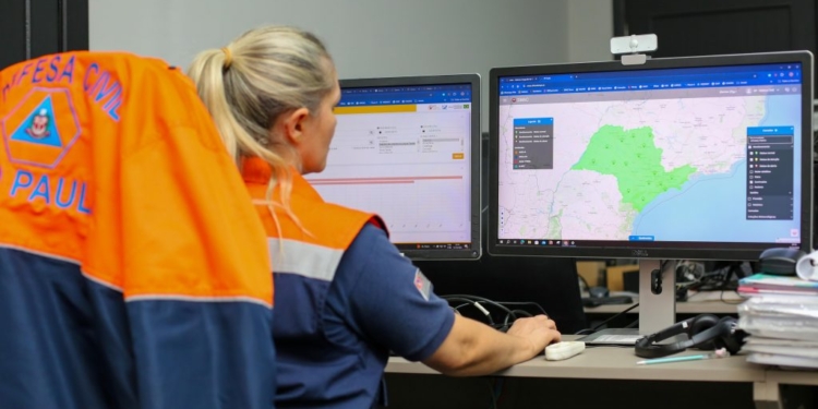 Defesa Civil alerta sobre chuva intensa na semana de Natal