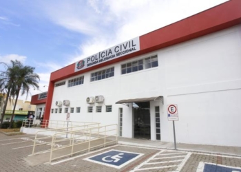 Após roubo de moto, dupla troca tiros com a PM e morre no Jardim Esperança