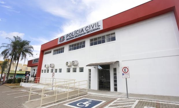 Após roubo de moto, dupla troca tiros com a PM e morre no Jardim Esperança
