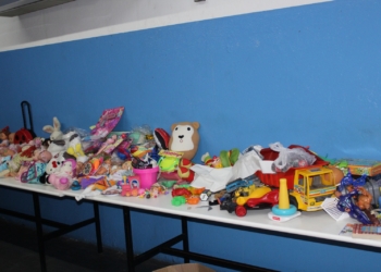 Transurc e SetCamp entregam brinquedos e alimentos para entidades assistenciais