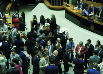 Câmara alega que cumpriu a lei sobre emendas em resposta a Dino