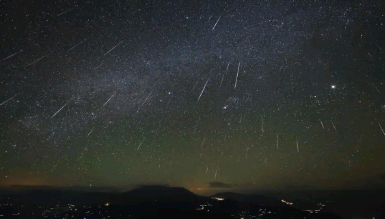 Última grande chuva de meteoros do ano ocorre na noite desta sexta