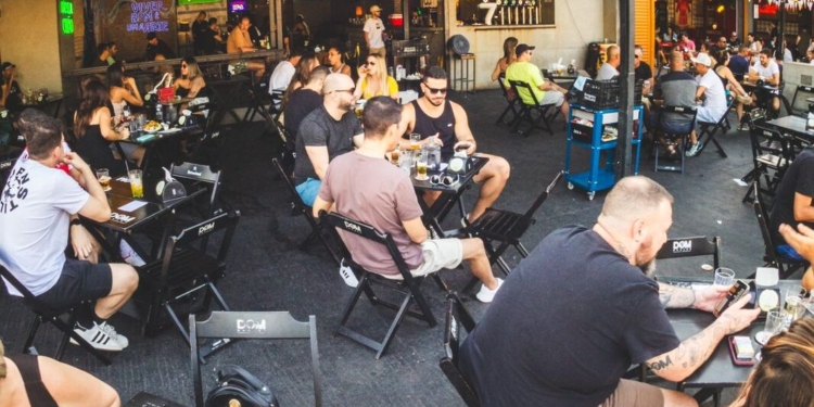 Confraternizações movimentam bares e restaurantes da região