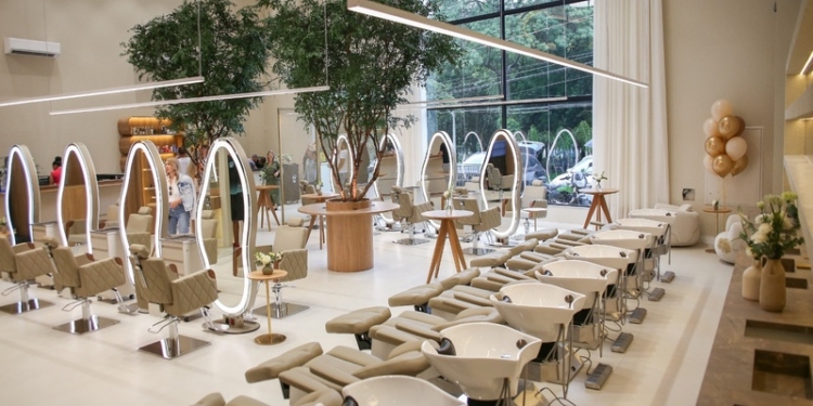 Salão de beleza transforma a experiência de luxo em Campinas